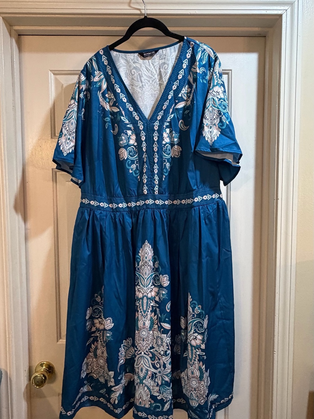 Bloomchic Size 18-20Blue Embroidered V-Neck Women’s Dress